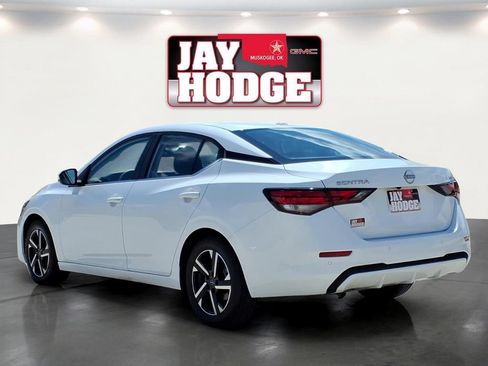 Used 2024 Nissan Sentra SV FWD image 4