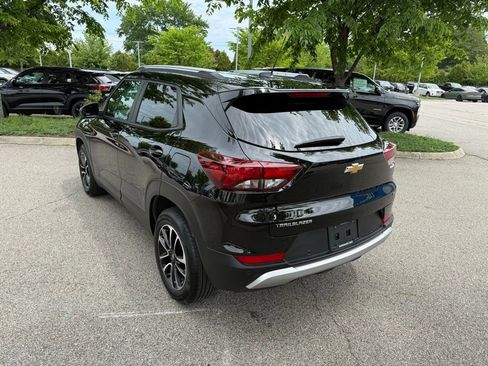 Used 2026 Chevrolet TrailBlazer LT w/ LT Cold Weather Package FWD image 3