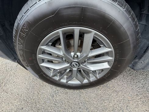 Used 2023 Nissan Rogue S FWD image 29