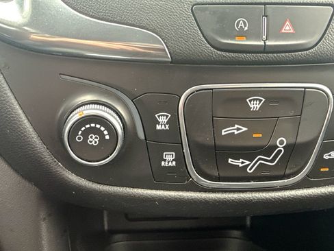 Used 2022 Chevrolet Equinox LT AWD/4WD image 32