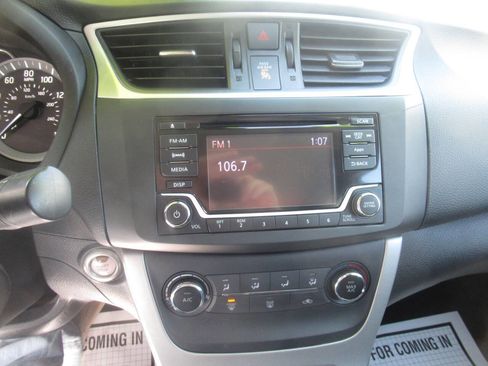 Used 2015 Nissan Sentra SV FWD image 17