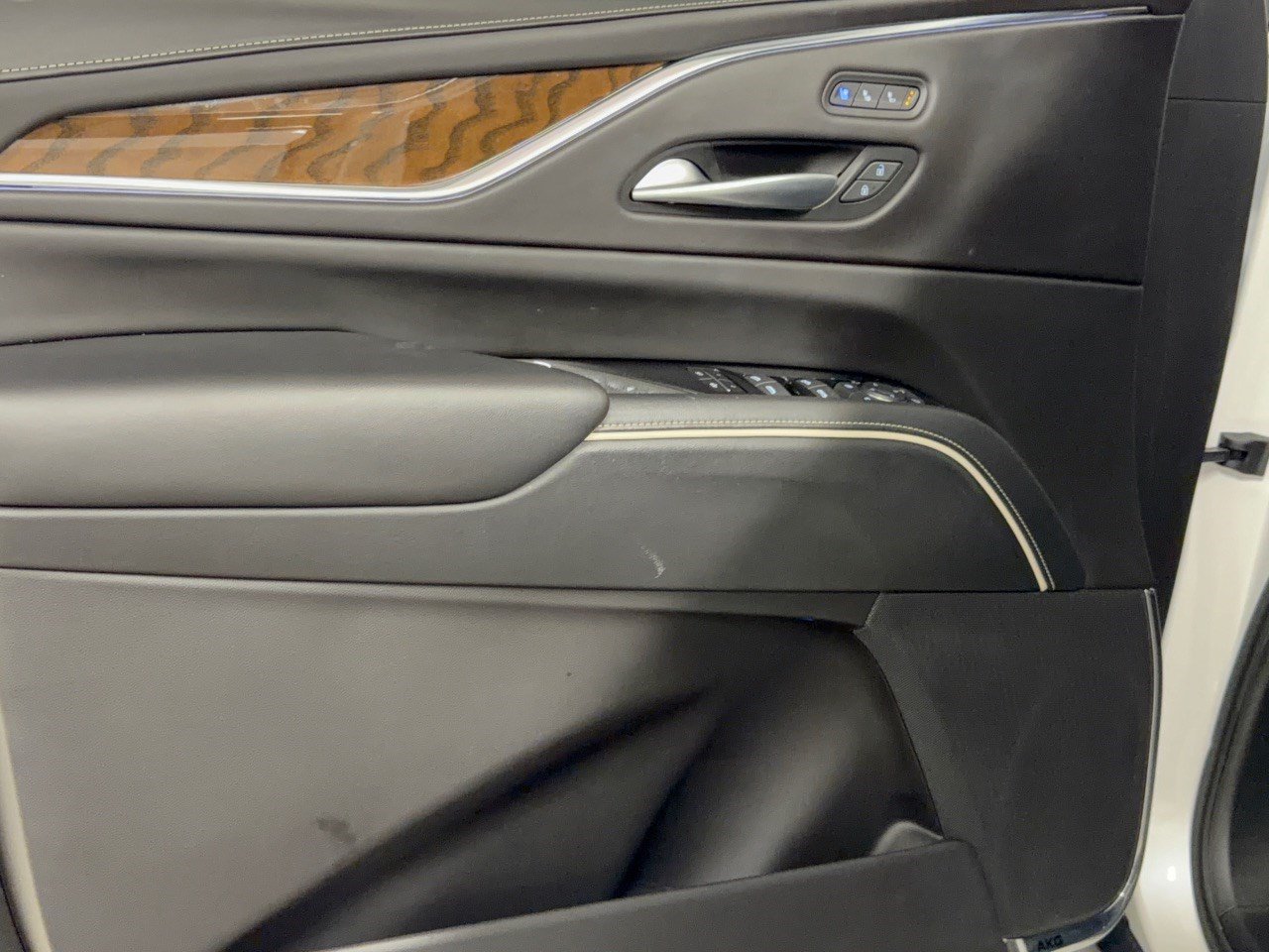 Certified 2023 Cadillac Escalade Sport Platinum w/ LPO, ONYX Package AWD/4WD image 14