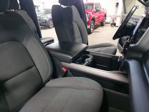 Used 2022 RAM 1500 Big Horn AWD/4WD image 10