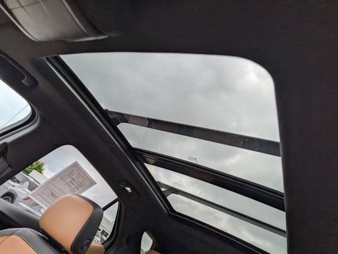 Used 2018 Chevrolet Equinox Premier FWD image 20