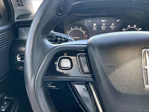 Used 2021 Lincoln Corsair AWD w/ Premium Package image 18