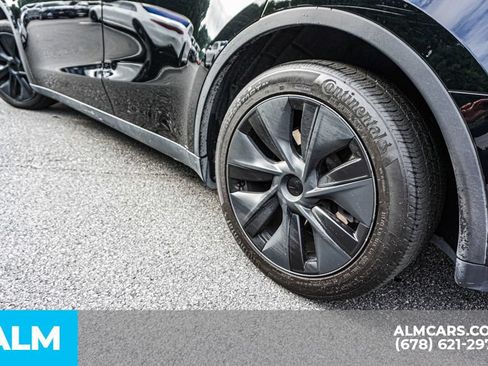 Used 2025 Tesla Model Y Long Range RWD image 16