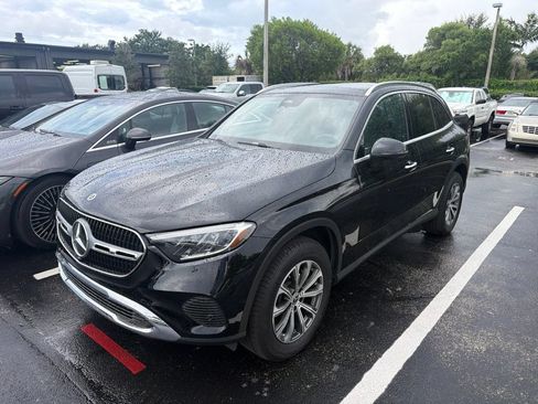 Used 2026 Mercedes-Benz GLC 300 image 2