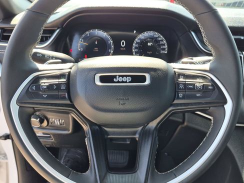 Certified 2024 Jeep Grand Cherokee Altitude AWD/4WD image 26
