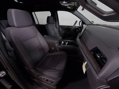 New 2026 Chevrolet Suburban LS w/ Max Trailering Package AWD/4WD image 24