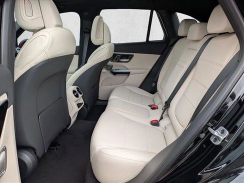 New 2026 Mercedes-Benz GLC 300 4MATIC image 17