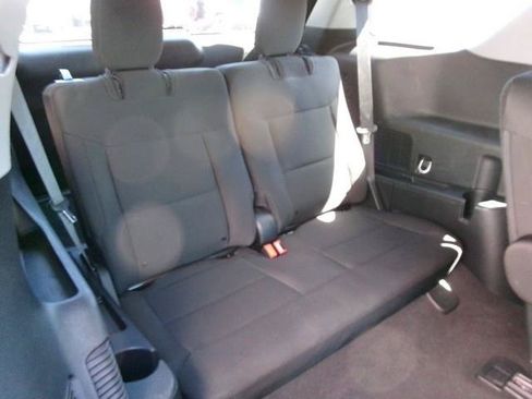Used 2023 Ford Explorer XLT AWD/4WD image 30