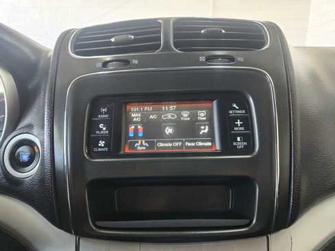 Used 2018 Dodge Journey SXT image 22