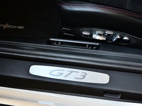 Used 2014 Porsche 911 GT3 RWD image 19