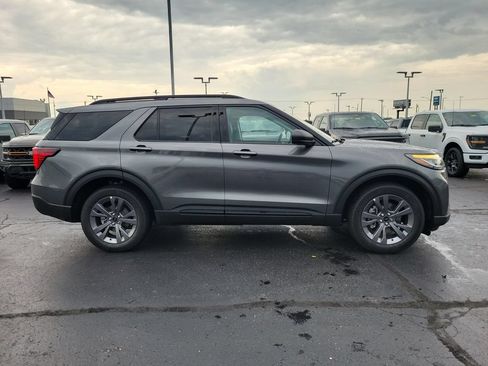 New 2026 Ford Explorer Active w/ Active Comfort Package AWD/4WD image 3