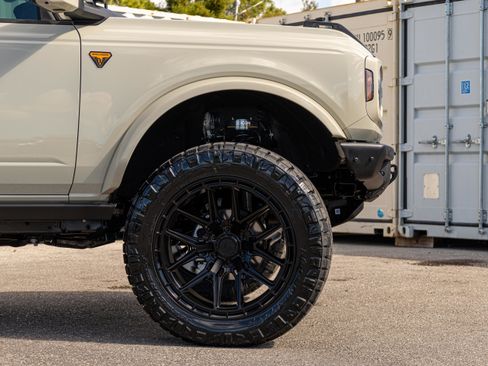 New 2025 Ford Bronco Badlands image 15