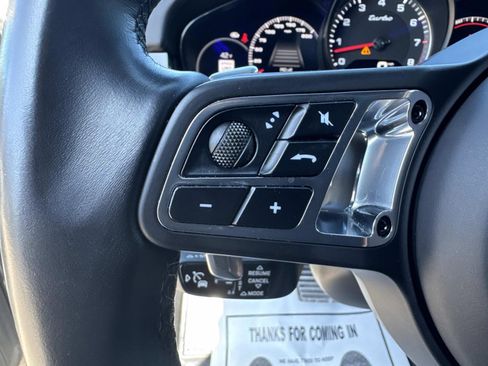 Used 2020 Porsche Cayenne Turbo image 32