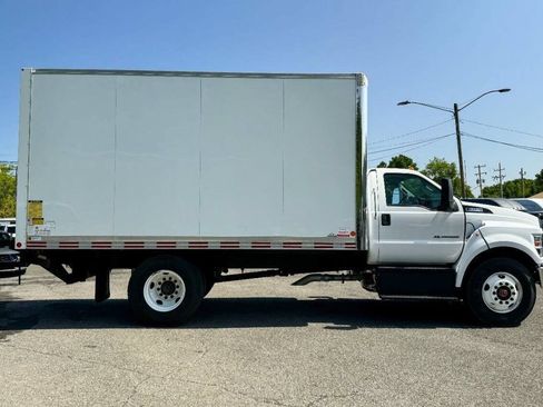 Used 2022 Ford F650 2WD Regular Cab Super Duty image 2