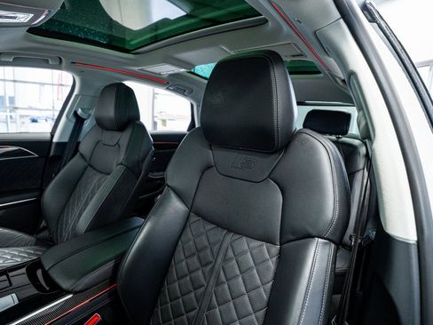 Used 2023 Audi S8 image 37