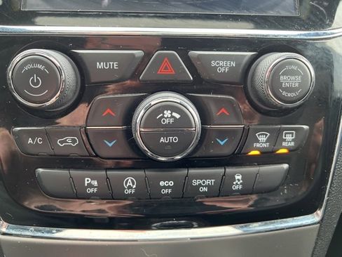 Certified 2019 Jeep Grand Cherokee Limited w/ Trailer Tow Group IV image 32