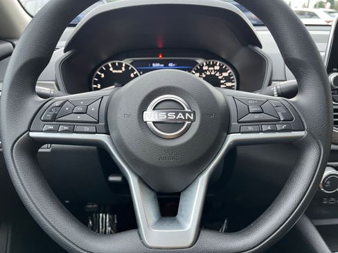 Used 2025 Nissan Altima 2.5 SV FWD image 29