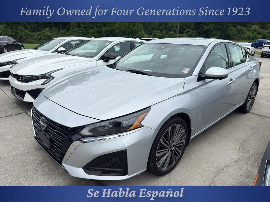 Used 2023 Nissan Altima 2.5 SL AWD/4WD image 1