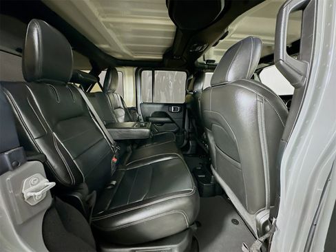 Used 2021 Jeep Wrangler Unlimited Sahara image 27