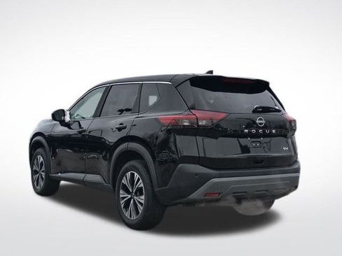 Used 2023 Nissan Rogue SV image 11