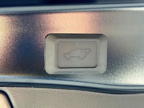 New 2025 Toyota RAV4 Limited image 7