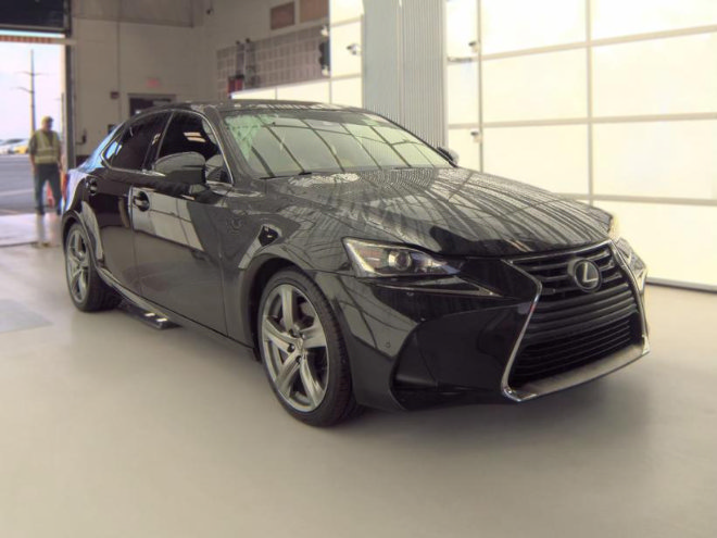 Used 2017 Lexus IS 200t w/ Premium Package RWD image 3