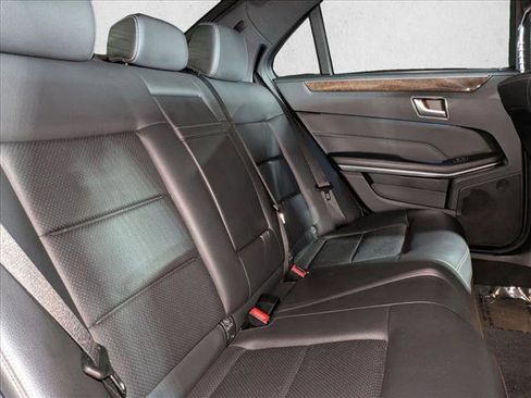 Used 2014 Mercedes-Benz E 250 BlueTEC Sedan image 21
