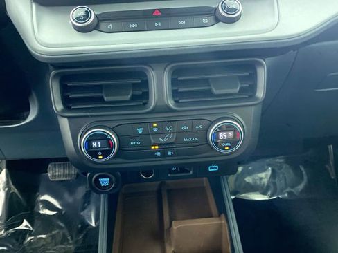 Used 2022 Ford Maverick Lariat image 8