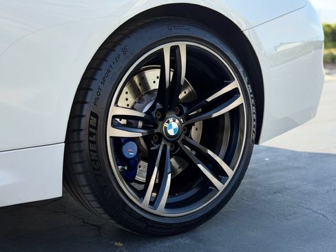 Used 2018 BMW M4 Coupe RWD image 6