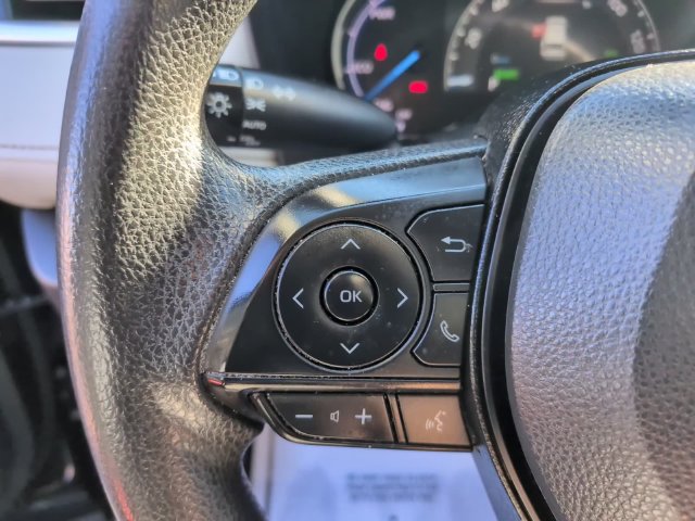 Used 2025 Toyota RAV4 XLE AWD/4WD image 16