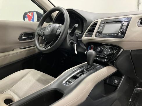 Used 2018 Honda HR-V LX image 39