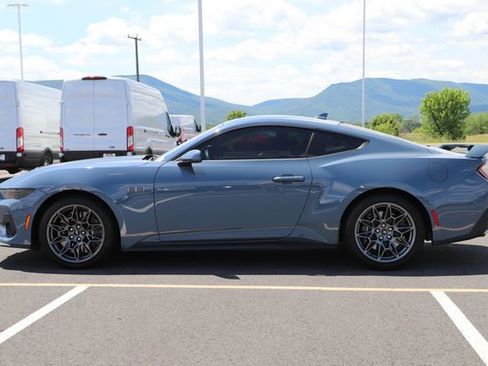 Used 2025 Ford Mustang GT w/ GT Performance Package RWD image 6