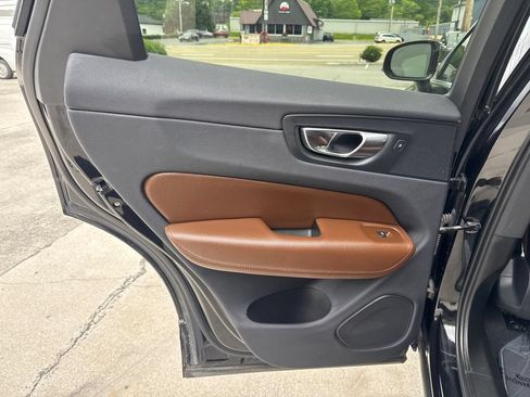 Used 2018 Volvo XC60 T5 Momentum w/ Vision Package AWD/4WD image 20