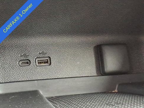 Used 2025 Chevrolet Traverse LT image 25