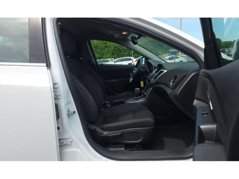 Used 2014 Chevrolet Cruze LT FWD image 5