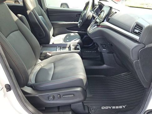 Certified 2024 Honda Odyssey Sport image 15