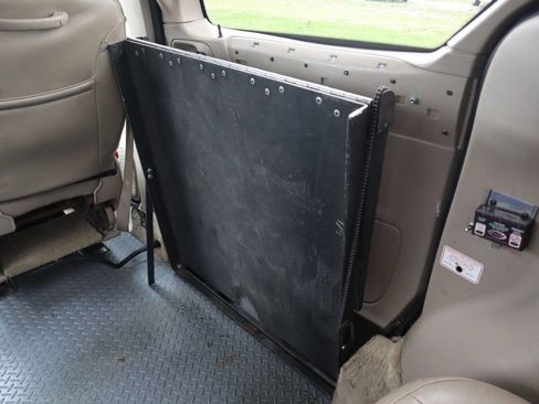 Used 2002 Ford Windstar SEL FWD image 27