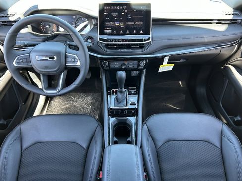 New 2026 Jeep Compass Latitude image 12