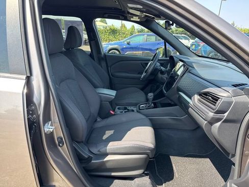 Used 2025 Subaru Forester Premium AWD/4WD image 9