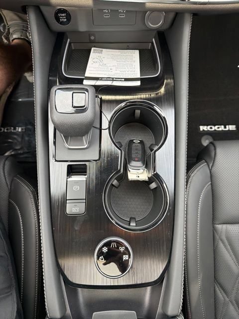 New 2026 Nissan Rogue Platinum w/ Platinum Premium Package AWD/4WD image 22