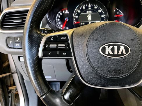 Used 2019 Kia Sorento SX image 24