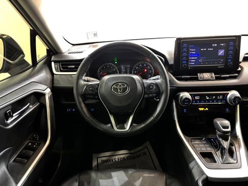 Used 2021 Toyota RAV4 XLE Premium AWD/4WD image 21
