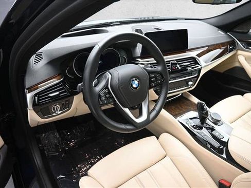 Used 2019 BMW 530i xDrive AWD/4WD image 8