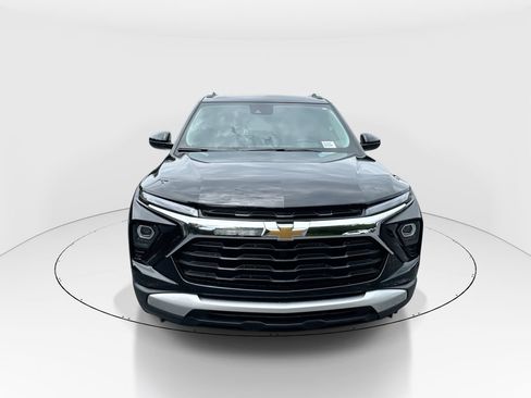 New 2026 Chevrolet TrailBlazer LT w/ LT Cold Weather Package FWD image 3