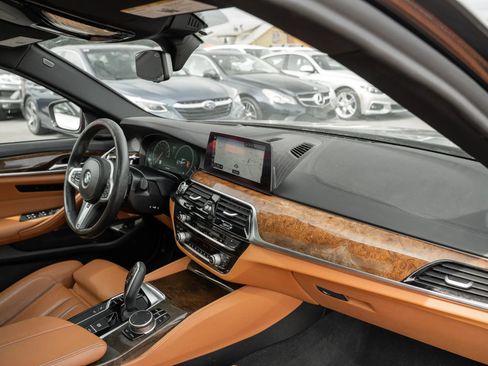 Used 2019 BMW M550i xDrive w/ Premium Package AWD/4WD image 15