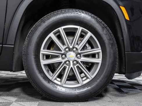 Used 2023 Chevrolet Traverse LT FWD image 42