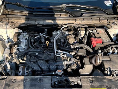 Used 2024 Nissan Altima 2.5 SV image 30